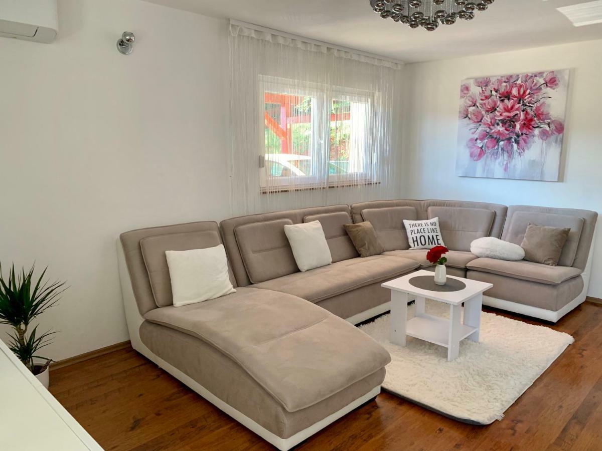 Apartman Korina Otocac Ngoại thất bức ảnh